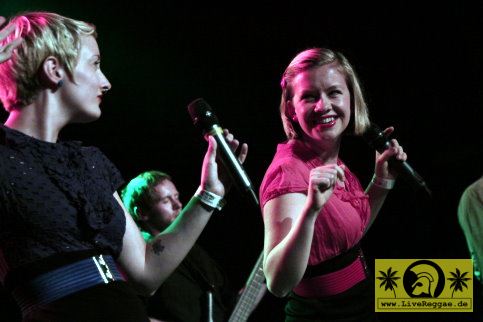 Bobby Pins and The Saloon Soldiers (D) 20. Potsdamer Ska Festival - Lindenpark, Potsdam 10. Juli 2010 (15).JPG